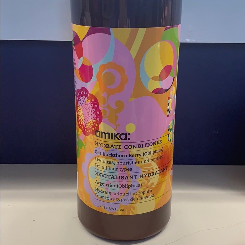 Amika hydrate conditioner